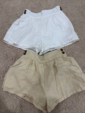 Janie and Jack High-Waist Shorts in White & Beige with Wood Buttons